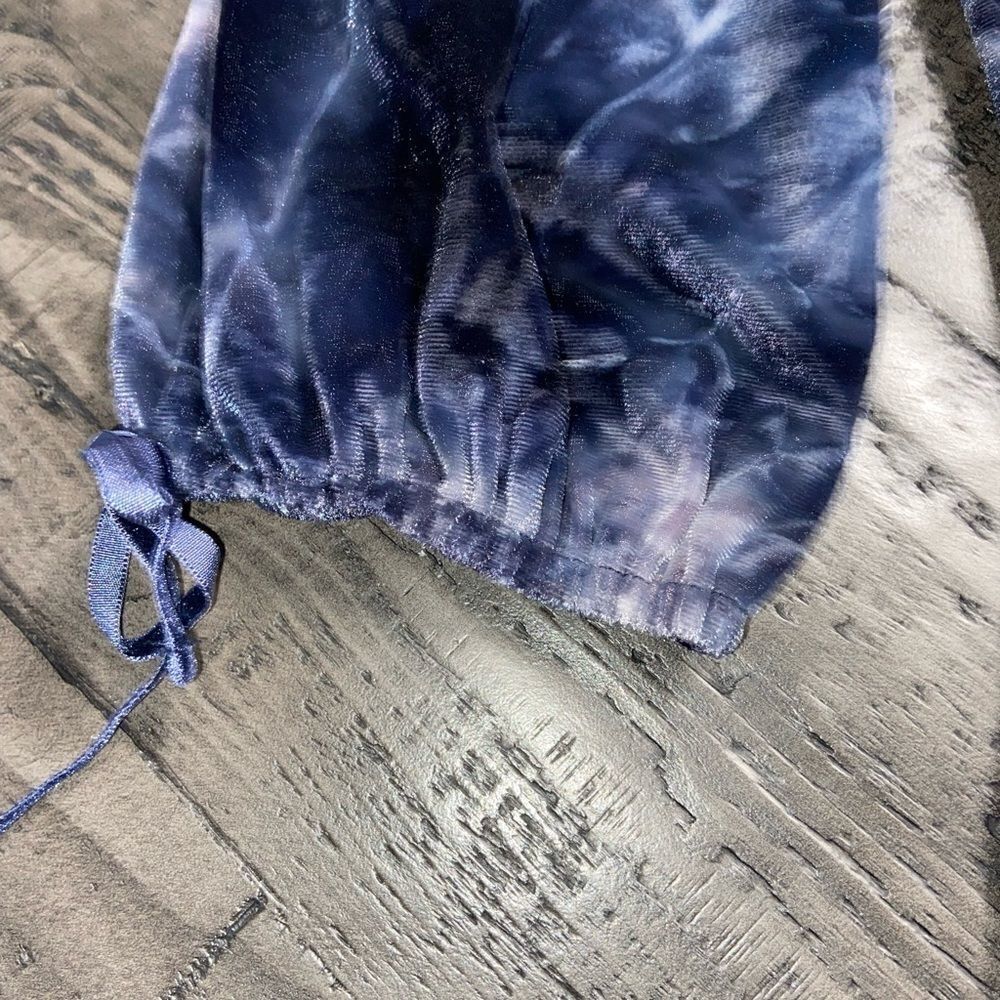 American eagle long sleeve tye dye velvet top - Picture 2 of 4